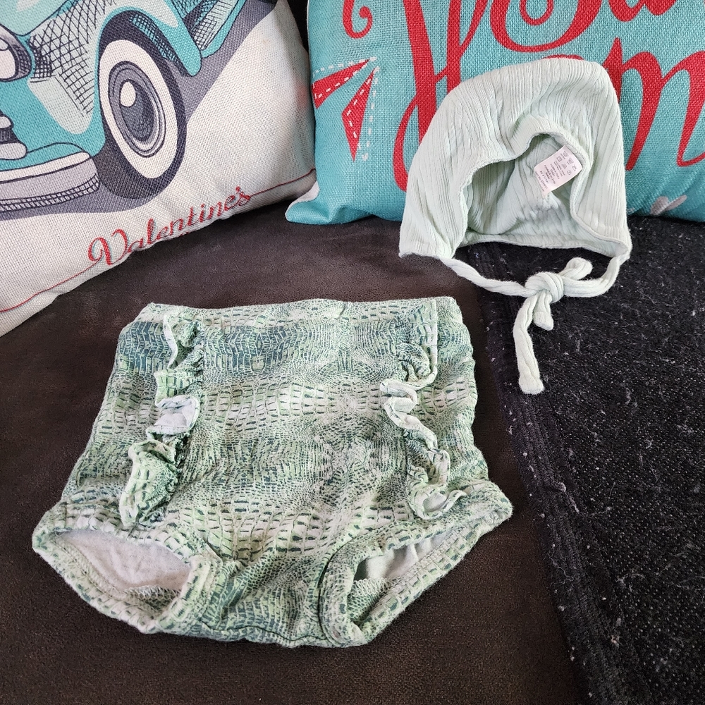 Kate Quinn bloomers and hat 6-12m